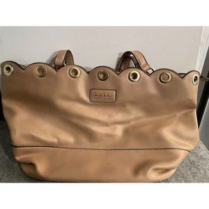 Nicole Miller New York Tan Scalloped Edge 17.5 x 11 inch Handbag   #1099